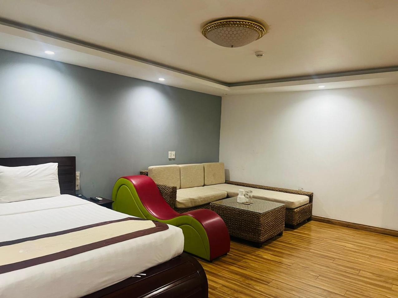 Khach San Avatar Hotel Ho Chi Minh City Exterior photo